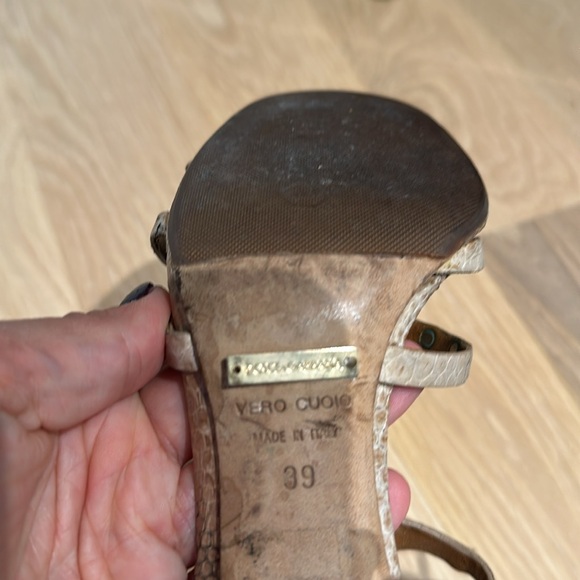 Dolce&Gabbana nude snakeskin cage front heels with stud detail. - Picture 7 of 8